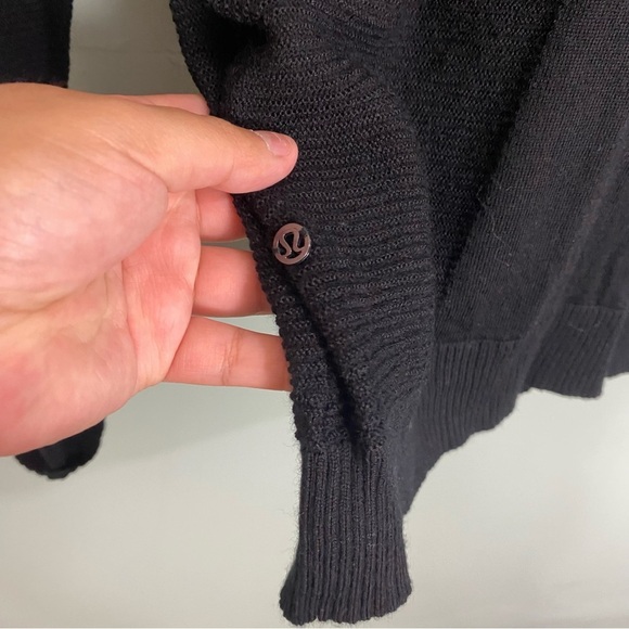 Lululemon Simply‎ Wool Sweater Black Sz M?? - Picture 7 of 7